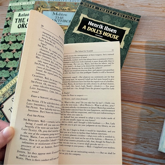 Five Great Plays : Plays by Chekhov, Ibsen, Wilde, Sheridan and Moliere. 1991 - Picture 4 of 4